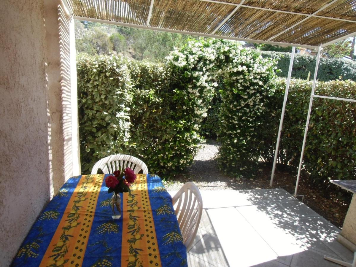 15Mn De Cannes, Villa La Soleiade , 3Gites 2-4 Pers Type T2, Climatises, Piscine, Au Lac De Saint-Cassien Var Montauroux Luaran gambar