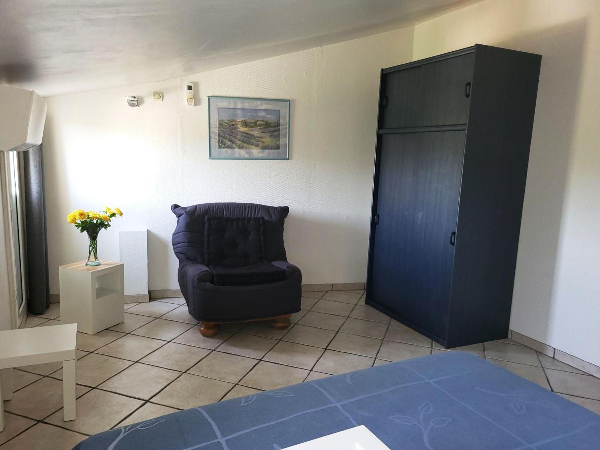 15Mn De Cannes, Villa La Soleiade , 3Gites 2-4 Pers Type T2, Climatises, Piscine, Au Lac De Saint-Cassien Var Montauroux Luaran gambar