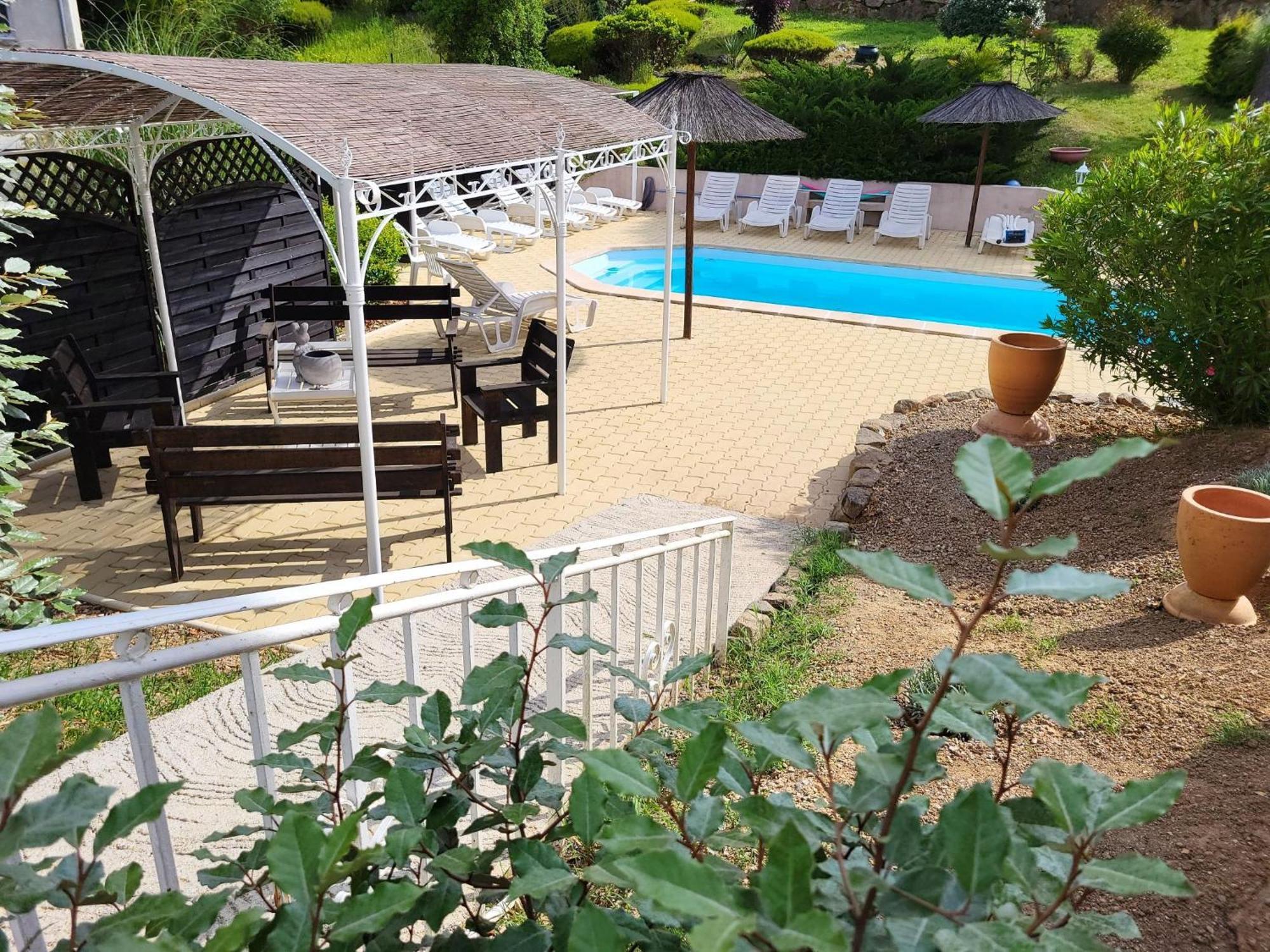 15Mn De Cannes, Villa La Soleiade , 3Gites 2-4 Pers Type T2, Climatises, Piscine, Au Lac De Saint-Cassien Var Montauroux Luaran gambar