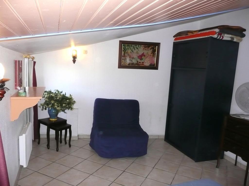 15Mn De Cannes, Villa La Soleiade , 3Gites 2-4 Pers Type T2, Climatises, Piscine, Au Lac De Saint-Cassien Var Montauroux Luaran gambar
