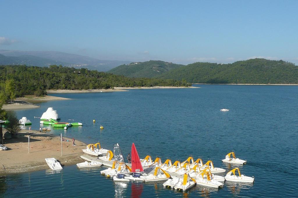 15Mn De Cannes, Villa La Soleiade , 3Gites 2-4 Pers Type T2, Climatises, Piscine, Au Lac De Saint-Cassien Var Montauroux Luaran gambar