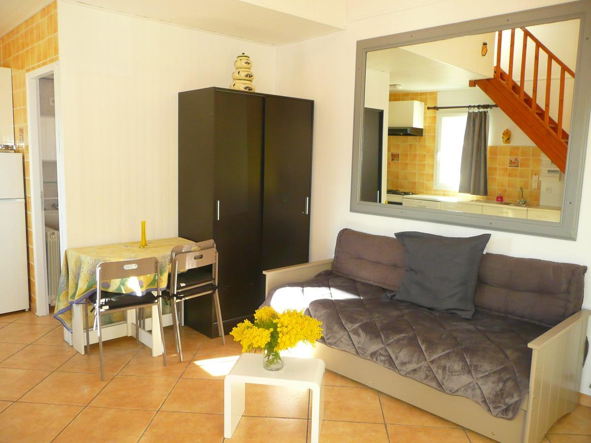 15Mn De Cannes, Villa La Soleiade , 3Gites 2-4 Pers Type T2, Climatises, Piscine, Au Lac De Saint-Cassien Var Montauroux Luaran gambar