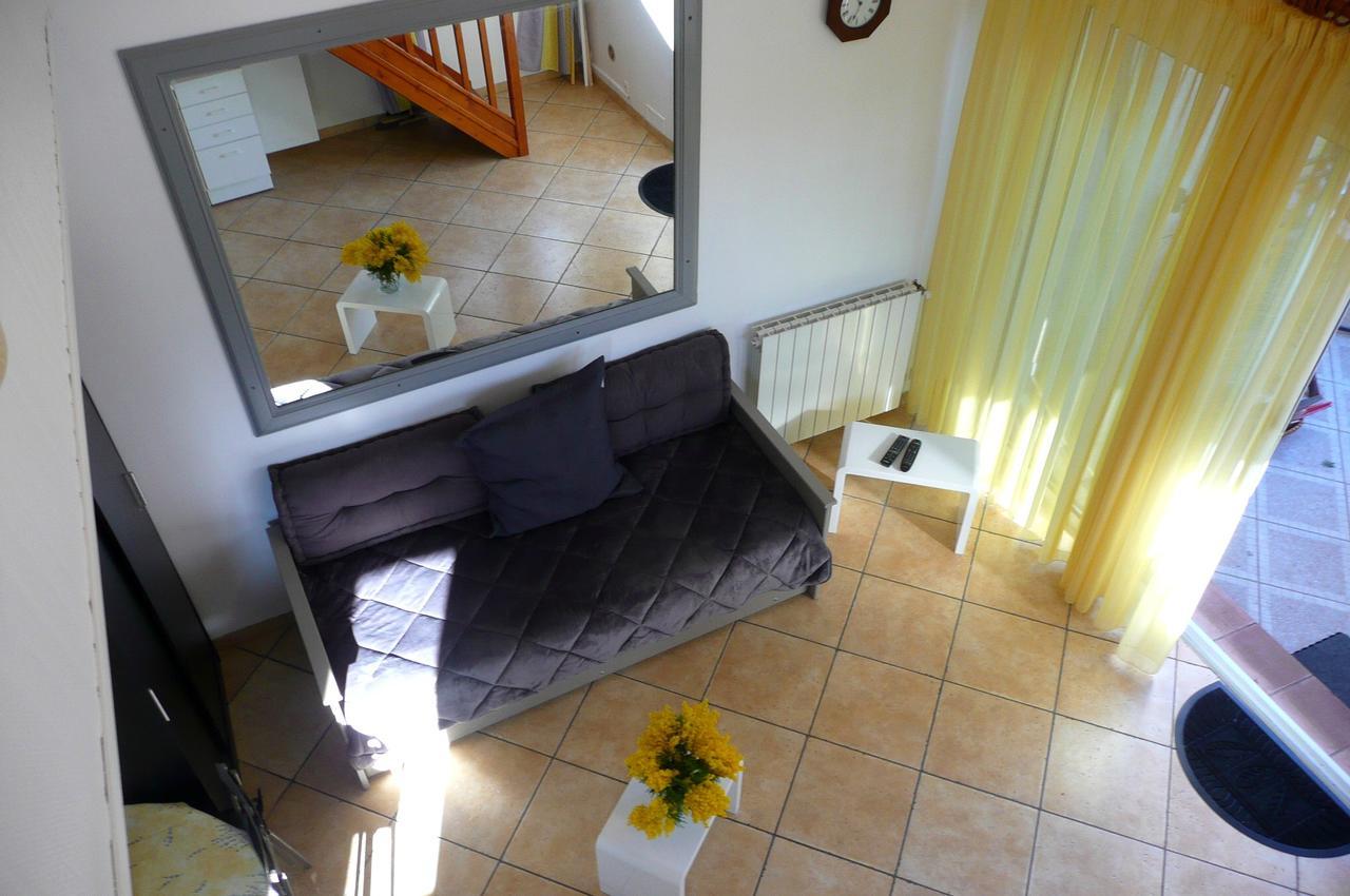 15Mn De Cannes, Villa La Soleiade , 3Gites 2-4 Pers Type T2, Climatises, Piscine, Au Lac De Saint-Cassien Var Montauroux Luaran gambar