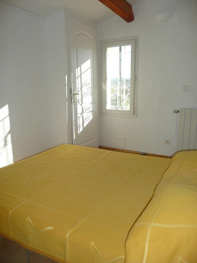 15Mn De Cannes, Villa La Soleiade , 3Gites 2-4 Pers Type T2, Climatises, Piscine, Au Lac De Saint-Cassien Var Montauroux Luaran gambar