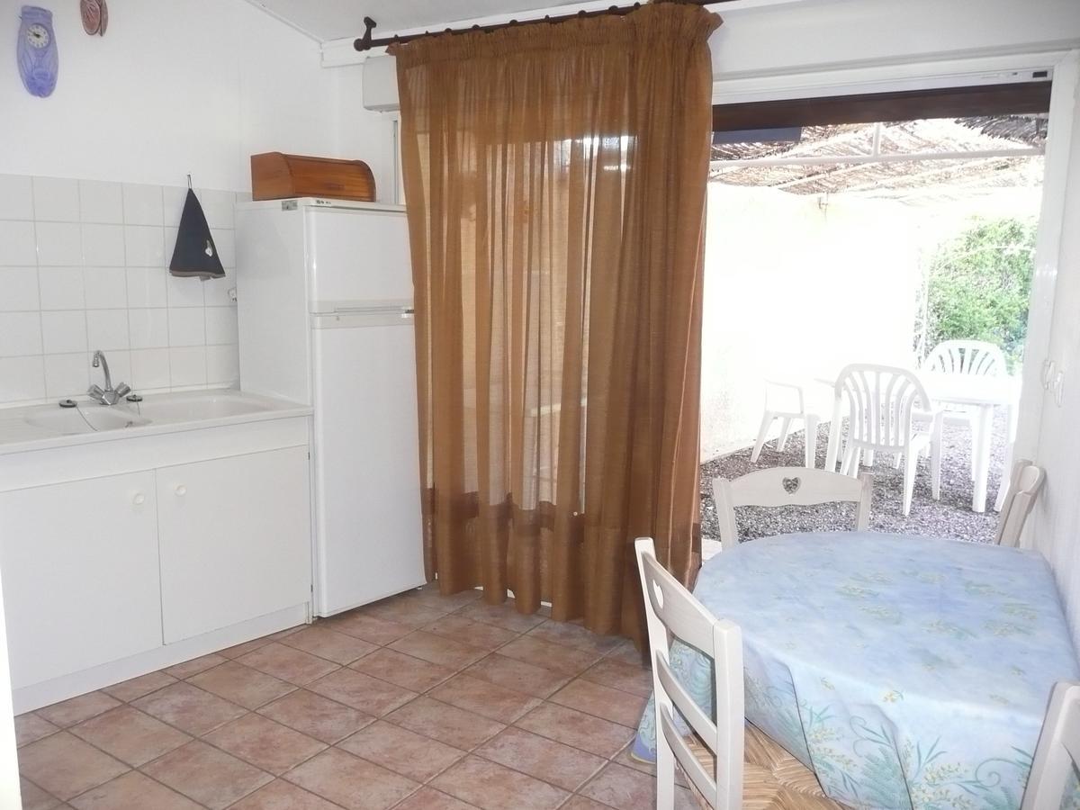 15Mn De Cannes, Villa La Soleiade , 3Gites 2-4 Pers Type T2, Climatises, Piscine, Au Lac De Saint-Cassien Var Montauroux Luaran gambar