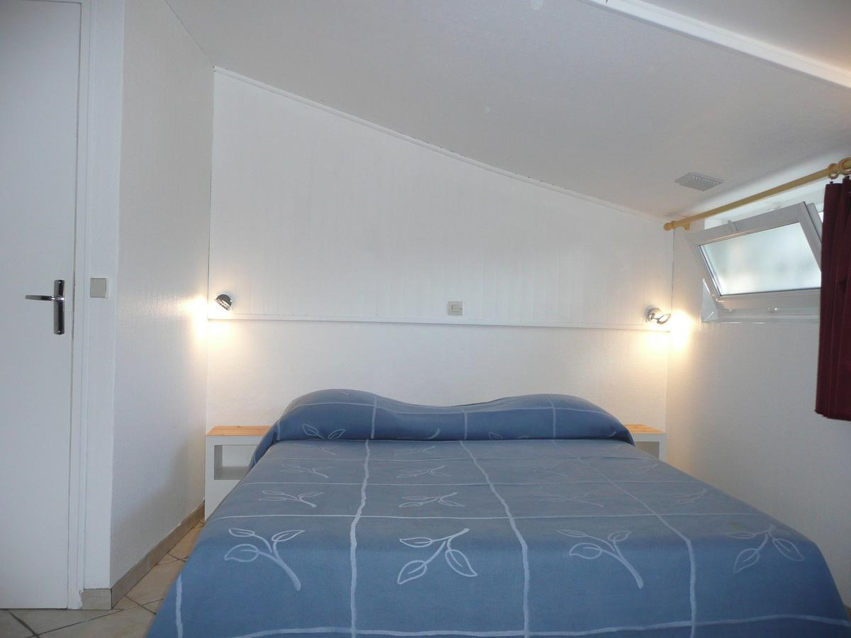 15Mn De Cannes, Villa La Soleiade , 3Gites 2-4 Pers Type T2, Climatises, Piscine, Au Lac De Saint-Cassien Var Montauroux Luaran gambar