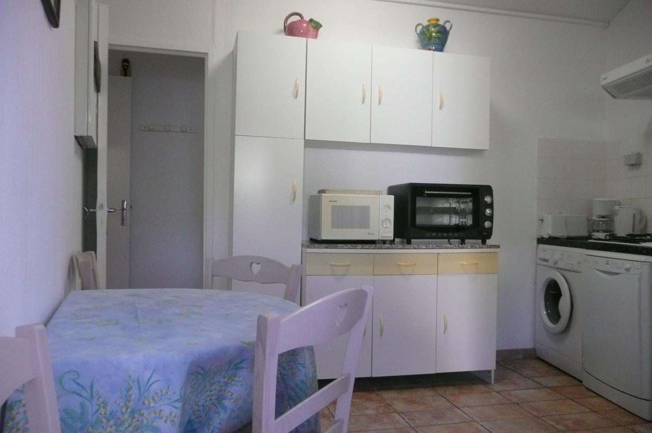 15Mn De Cannes, Villa La Soleiade , 3Gites 2-4 Pers Type T2, Climatises, Piscine, Au Lac De Saint-Cassien Var Montauroux Luaran gambar